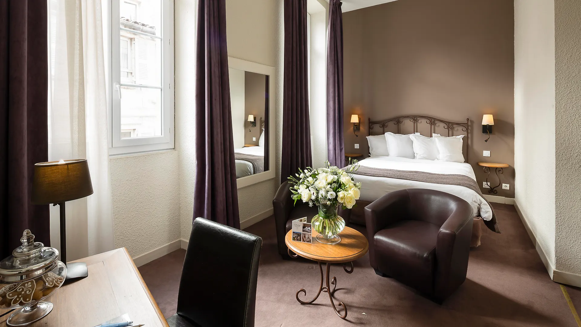 Hotel De L'Horloge Avinyon Fransa