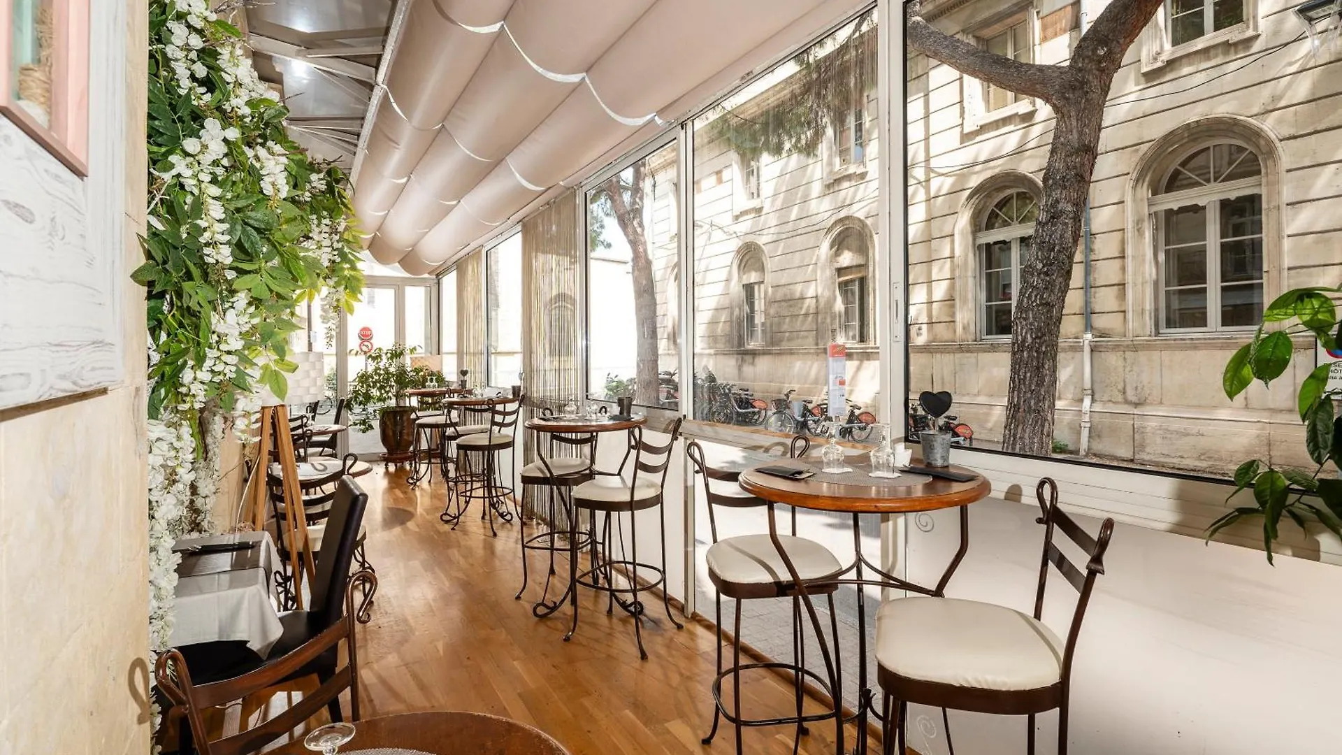 Hôtel de l'Horloge Avignon France