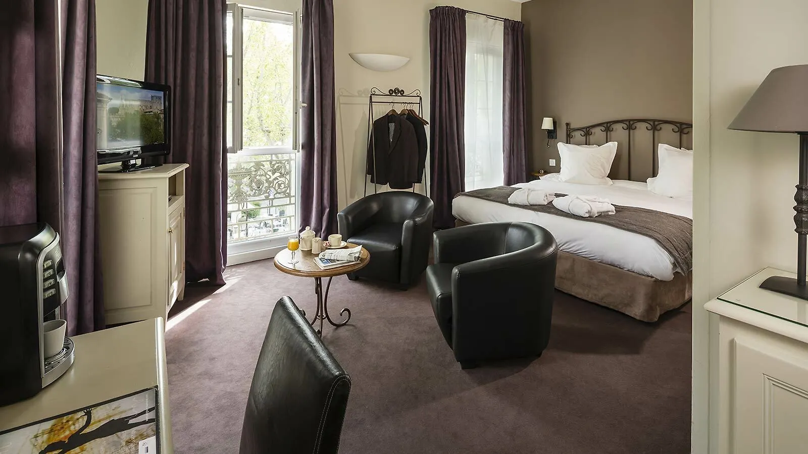 Hotel De L'Horloge Avinyon Fransa